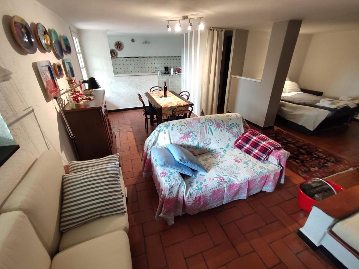 Independent Apartment With A Fabulous Patio - Casa Penny Cisano sul Neva Dış mekan fotoğraf
